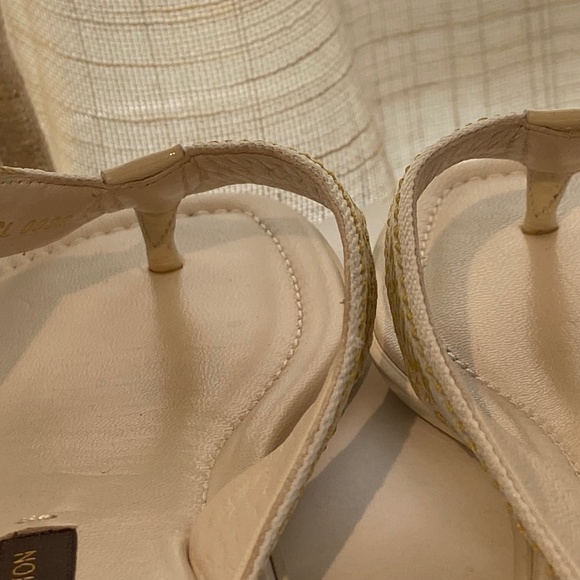 Louis Vuitton off white pat leather thong sandals flats  canvas - Picture 9 of 9